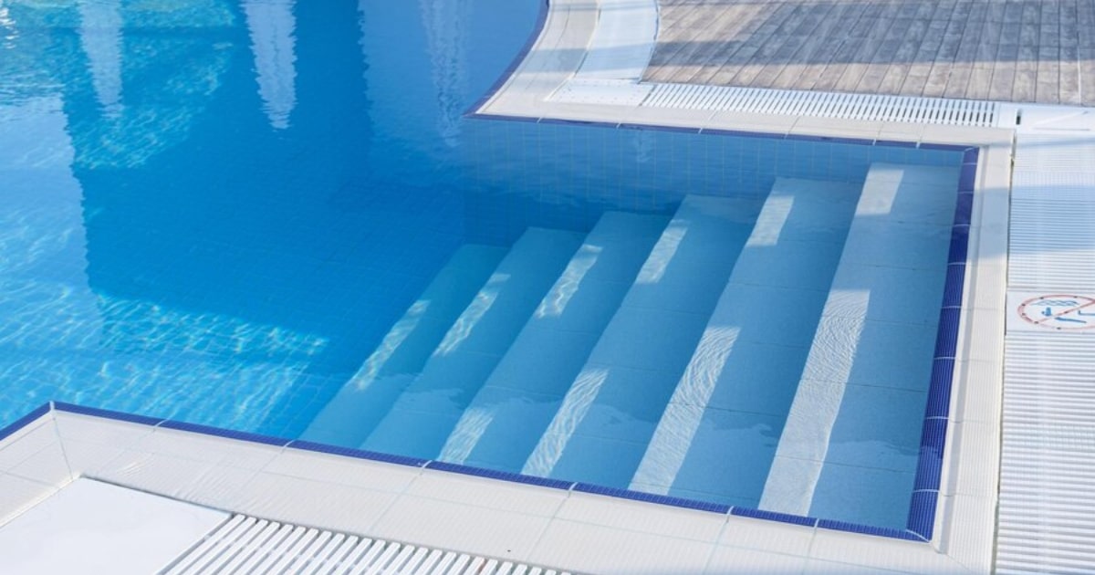 how do i keep my fiberglass pool from fading